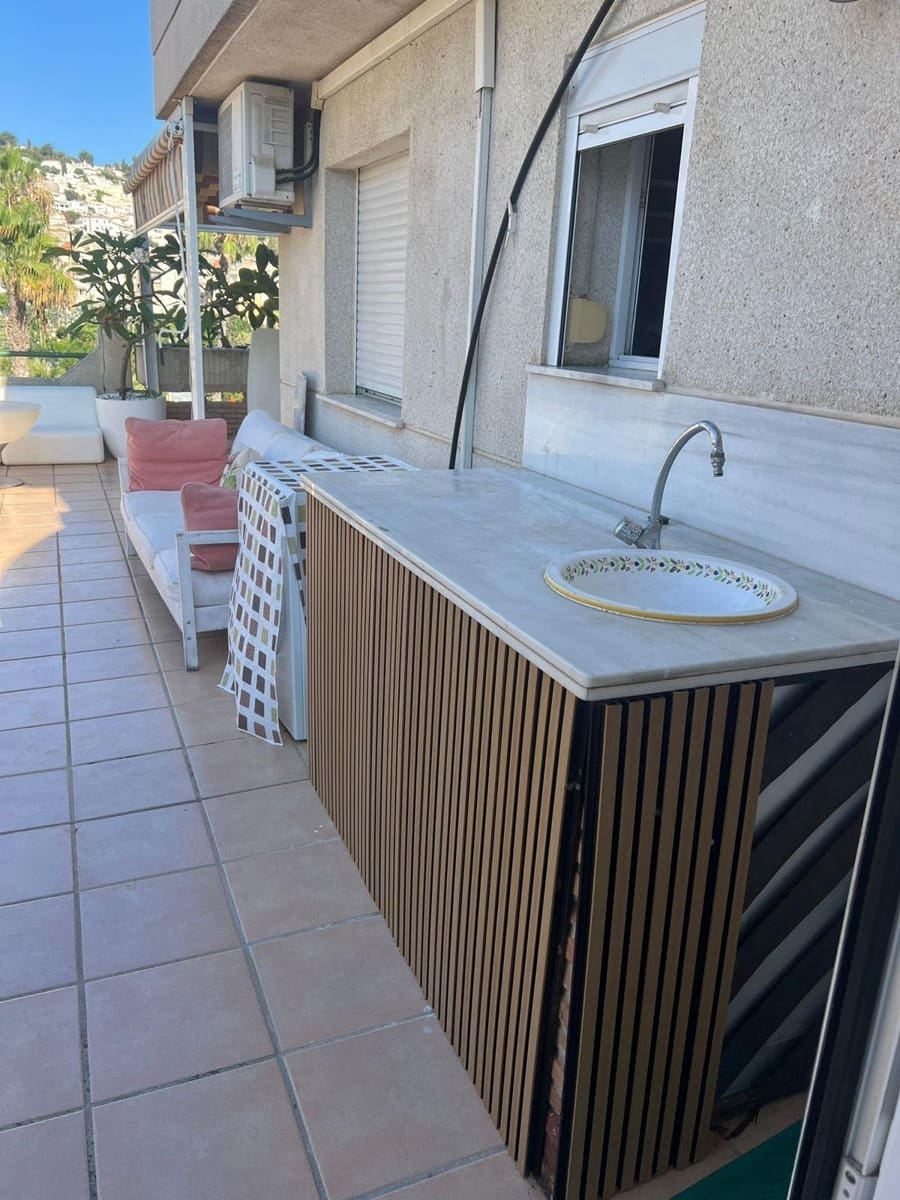 2 bedroom Apartment for rent in Almunecar with garage - € 900 (Ref: 9200673)