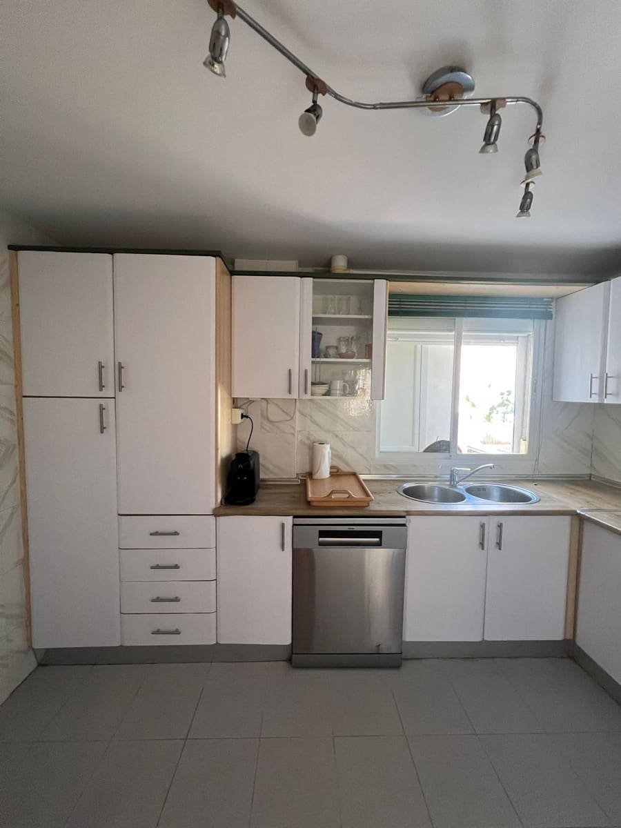 2 bedroom Apartment for rent in Almunecar with garage - € 900 (Ref: 9200673)