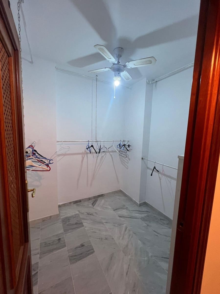 2 bedroom Apartment for rent in Almunecar with garage - € 900 (Ref: 9200673)