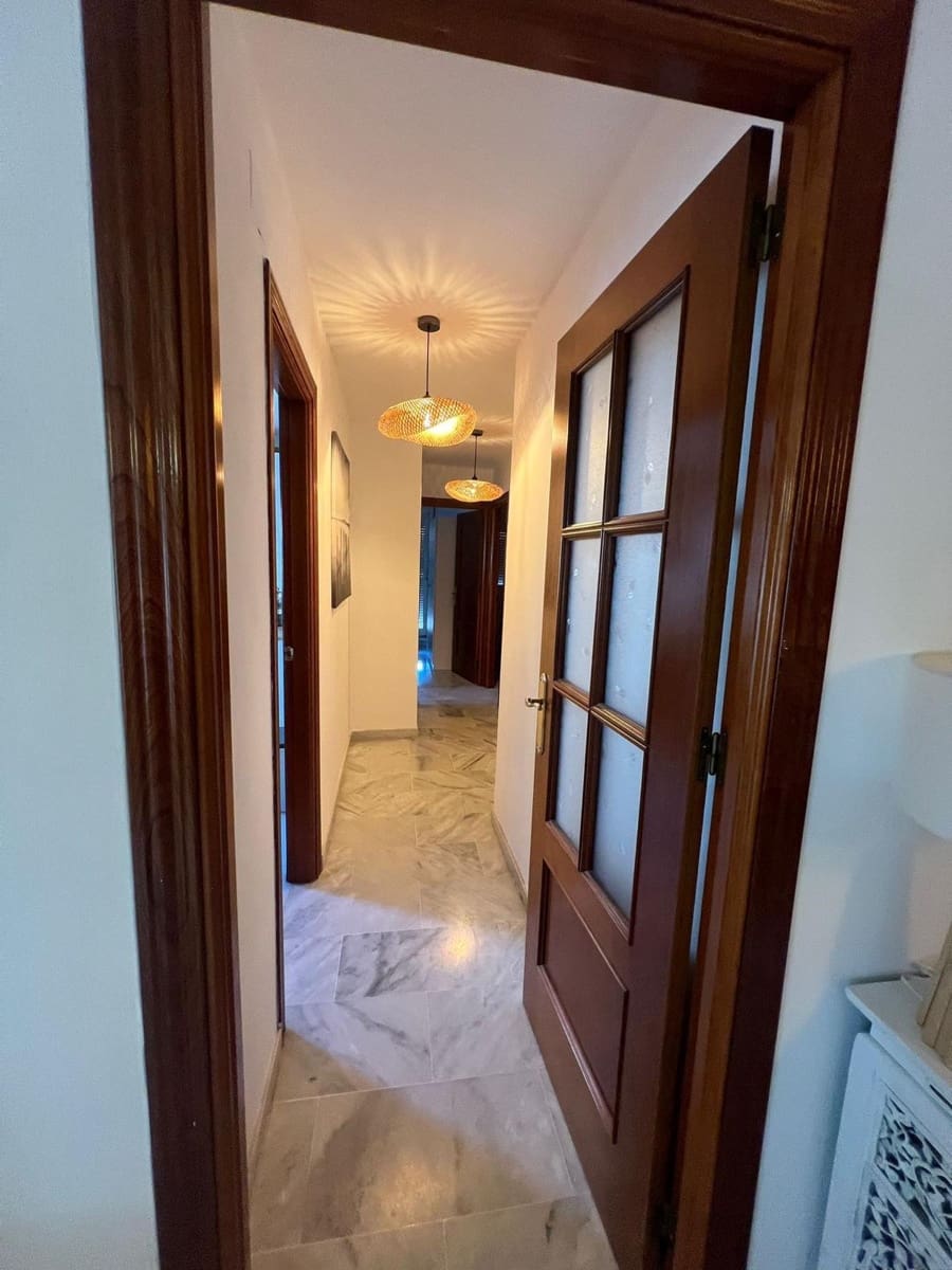 2 bedroom Apartment for rent in Almunecar with garage - € 900 (Ref: 9200673)