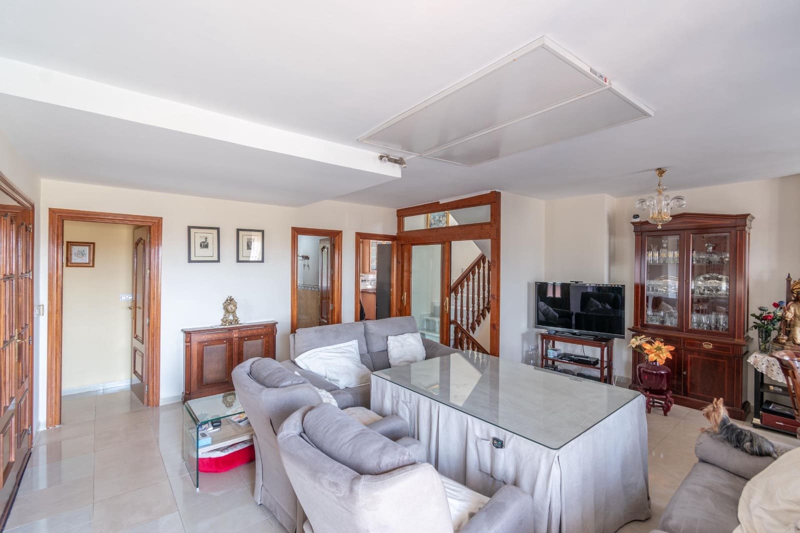 4 soveværelse Villa til salg i Otura med swimmingpool - € 398.000 (Ref: 9269964)