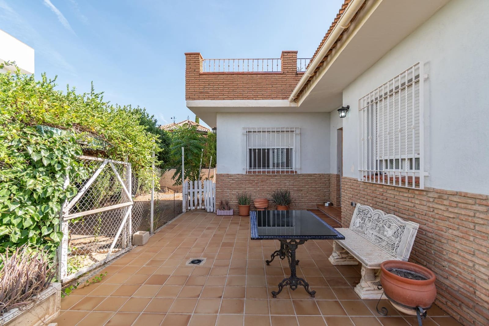 4 soveværelse Villa til salg i Otura med swimmingpool - € 398.000 (Ref: 9269964)