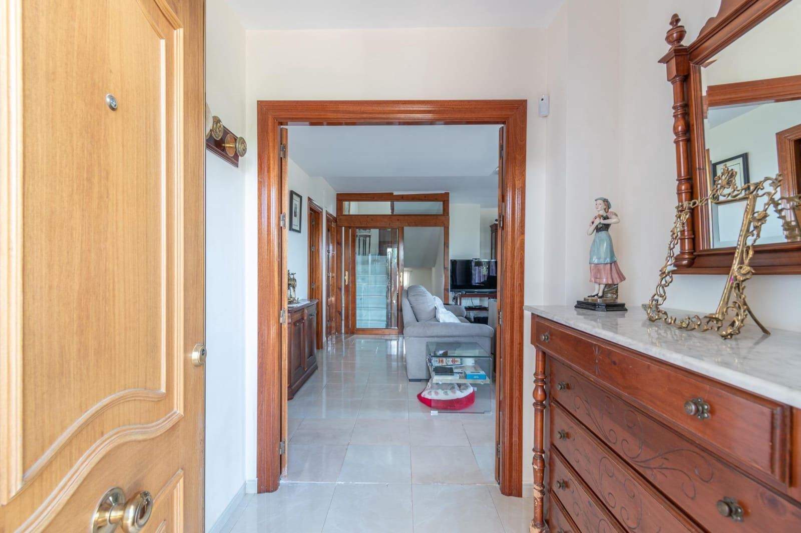 4 soveværelse Villa til salg i Otura med swimmingpool - € 398.000 (Ref: 9269964)