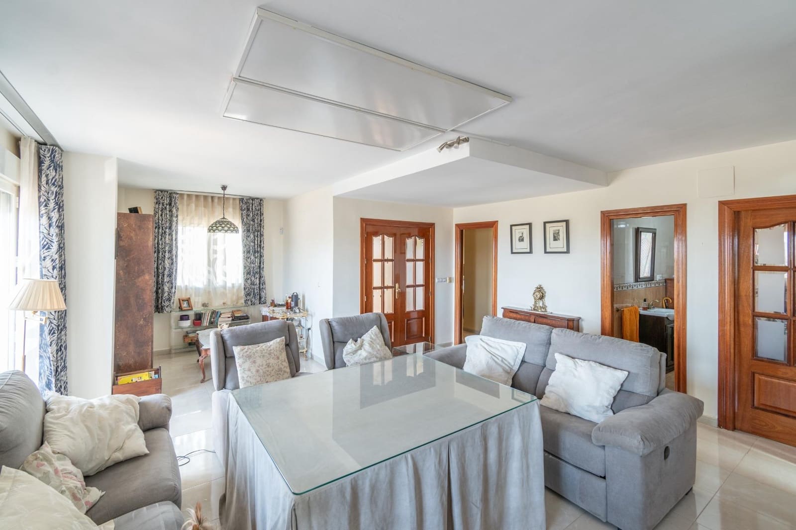 4 soveværelse Villa til salg i Otura med swimmingpool - € 398.000 (Ref: 9269964)