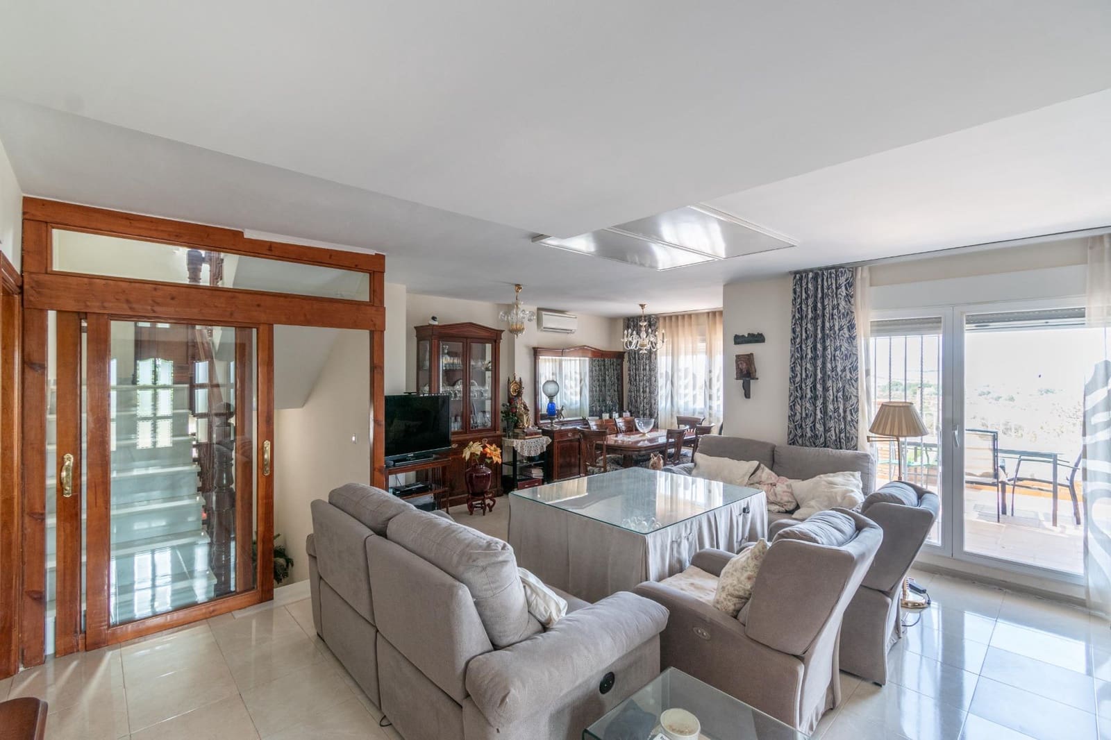 4 soveværelse Villa til salg i Otura med swimmingpool - € 398.000 (Ref: 9269964)