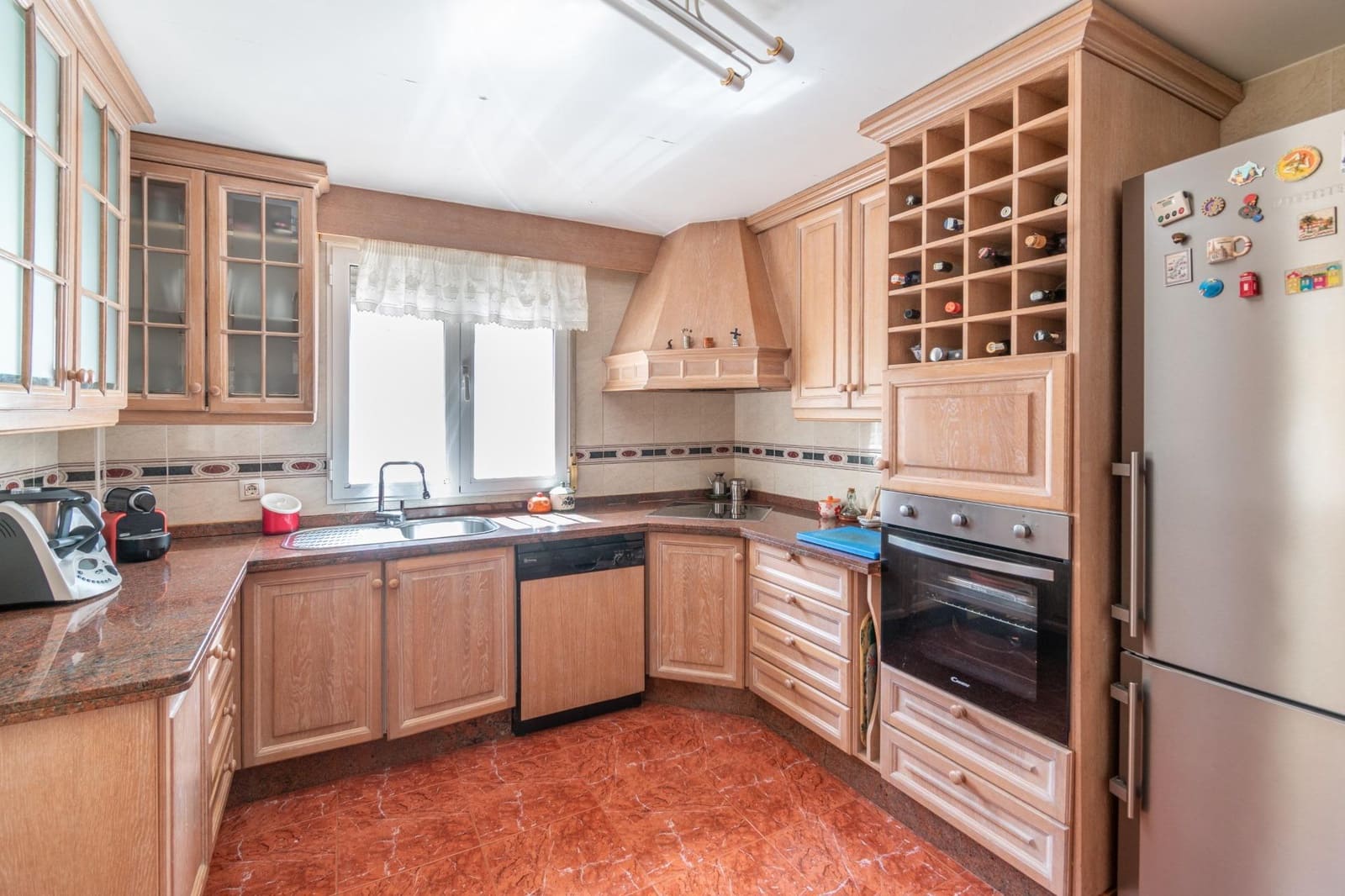 4 soveværelse Villa til salg i Otura med swimmingpool - € 398.000 (Ref: 9269964)