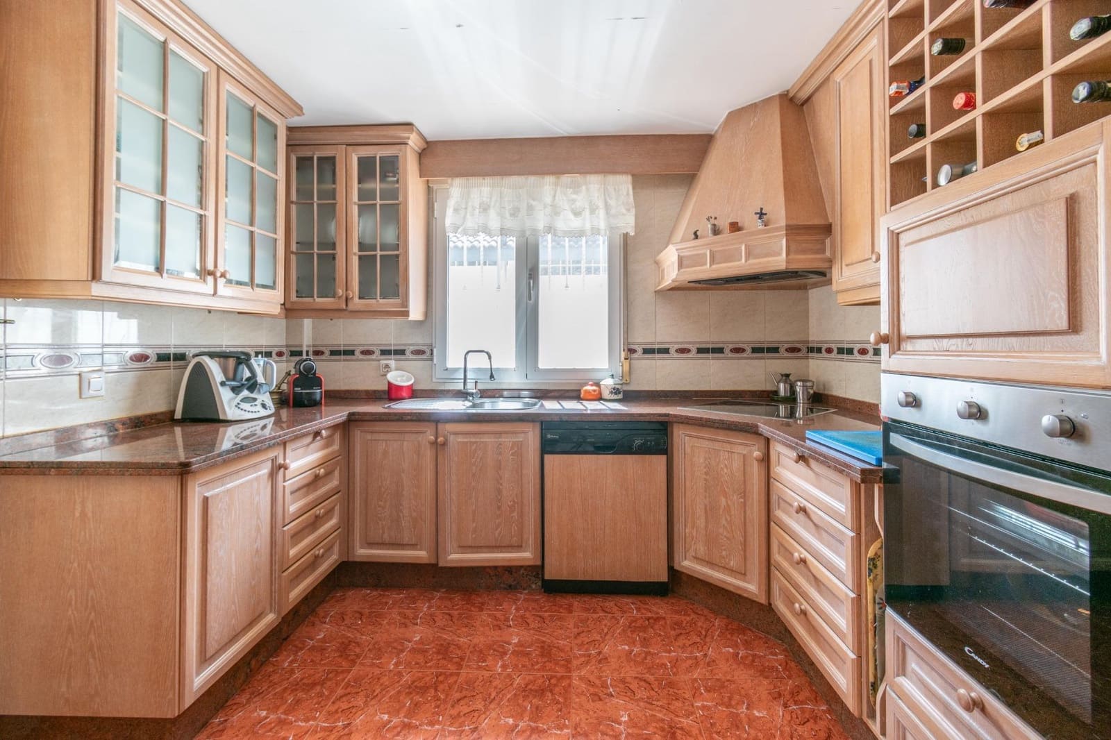 4 soveværelse Villa til salg i Otura med swimmingpool - € 398.000 (Ref: 9269964)