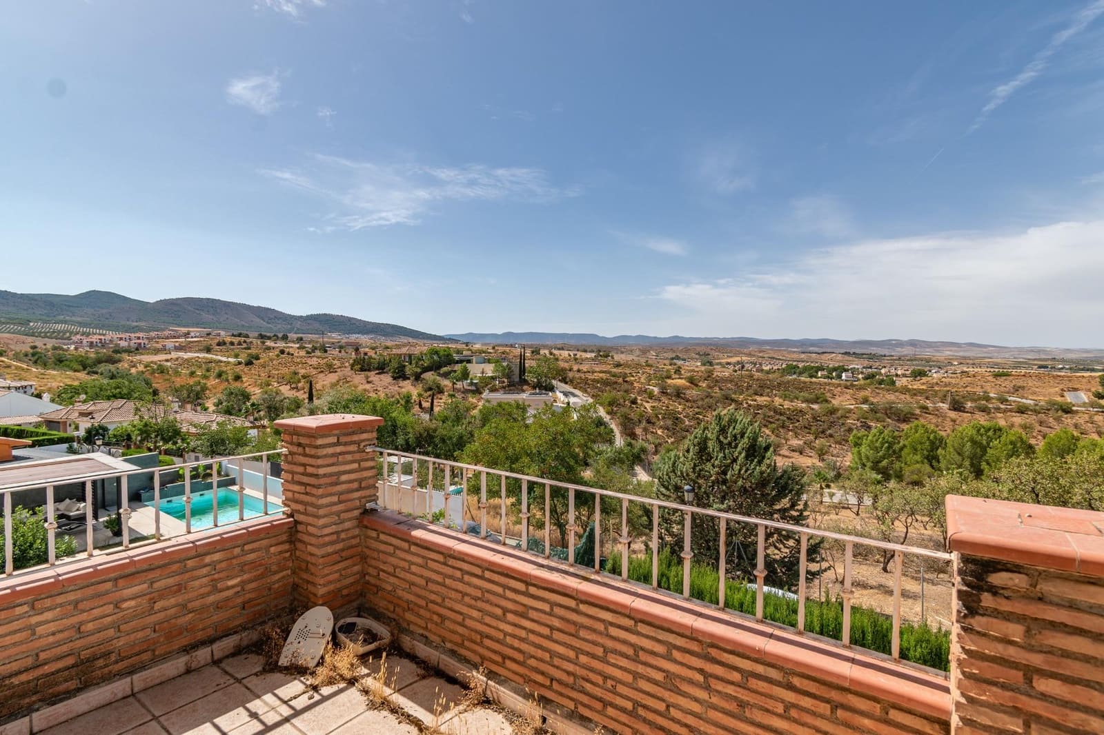 4 soveværelse Villa til salg i Otura med swimmingpool - € 398.000 (Ref: 9269964)