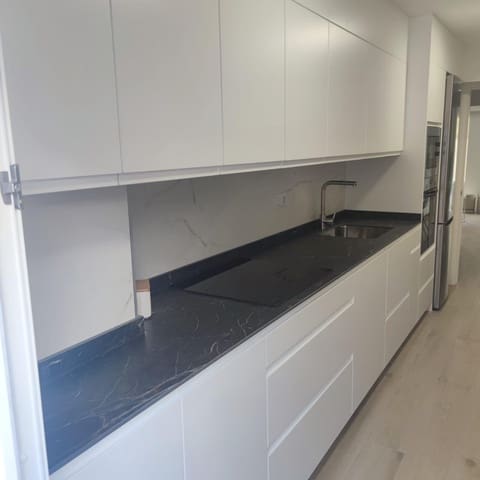 Apartamento de 2 habitaciones en Almuñécar en alquiler - 800 € (Ref: 9326645)