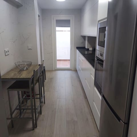 Apartamento de 2 habitaciones en Almuñécar en alquiler - 800 € (Ref: 9326645)