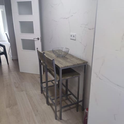 Apartamento de 2 habitaciones en Almuñécar en alquiler - 800 € (Ref: 9326645)