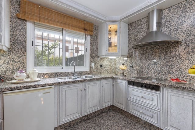 4 soveværelse Villa til salg i Atarfe - € 380.000 (Ref: 9335238)