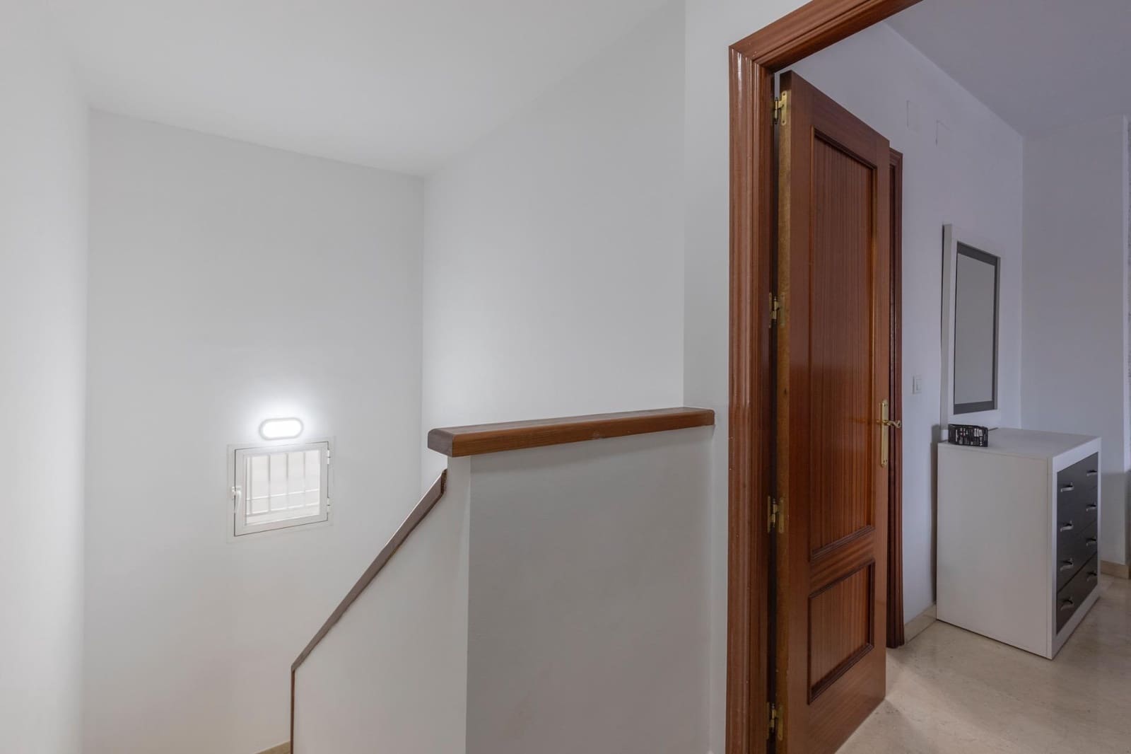 3 soveværelse Rækkehus til salg i Granada by med garage - € 299.900 (Ref: 9338481)