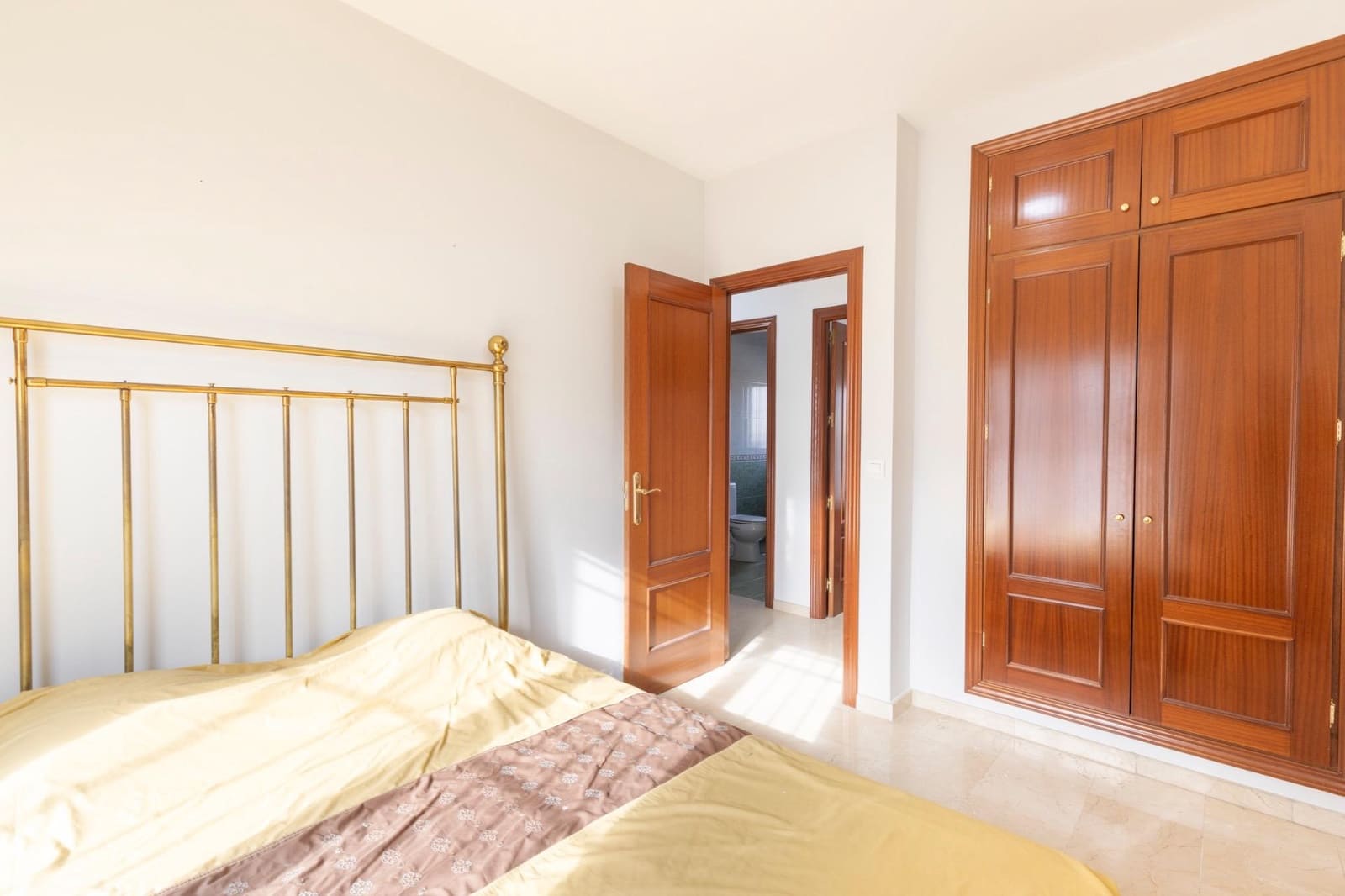 3 soveværelse Rækkehus til salg i Granada by med garage - € 299.900 (Ref: 9338481)