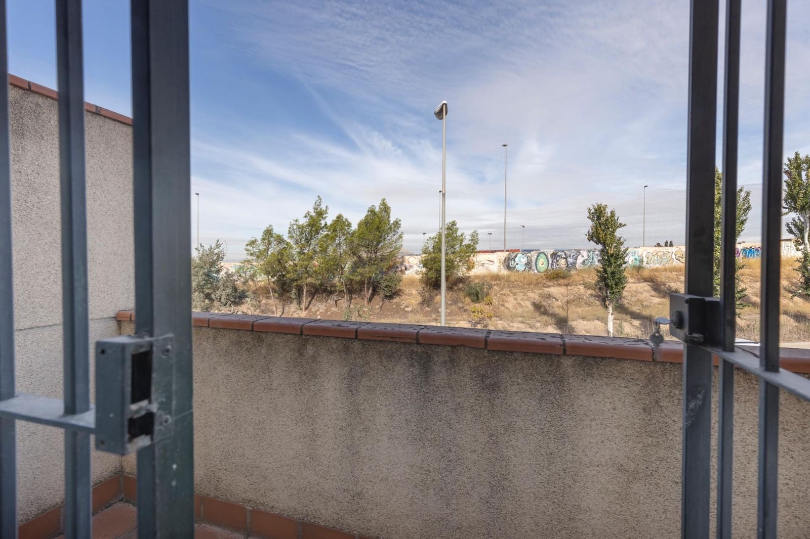 3 soveværelse Rækkehus til salg i Granada by med garage - € 299.900 (Ref: 9338481)