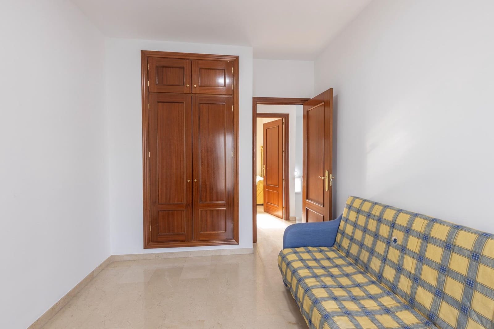 3 soveværelse Rækkehus til salg i Granada by med garage - € 299.900 (Ref: 9338481)