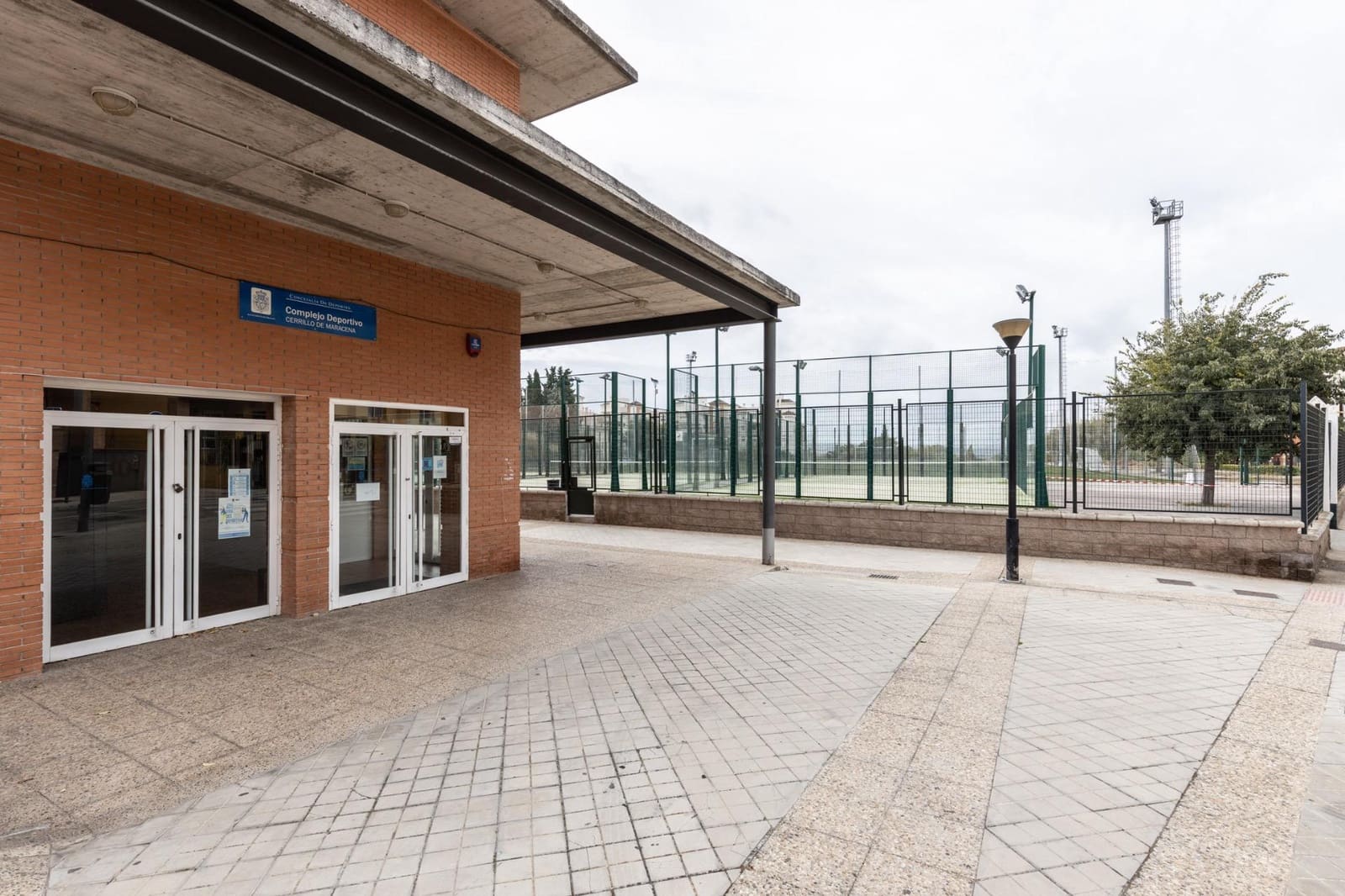 3 soveværelse Rækkehus til salg i Granada by med garage - € 299.900 (Ref: 9338481)