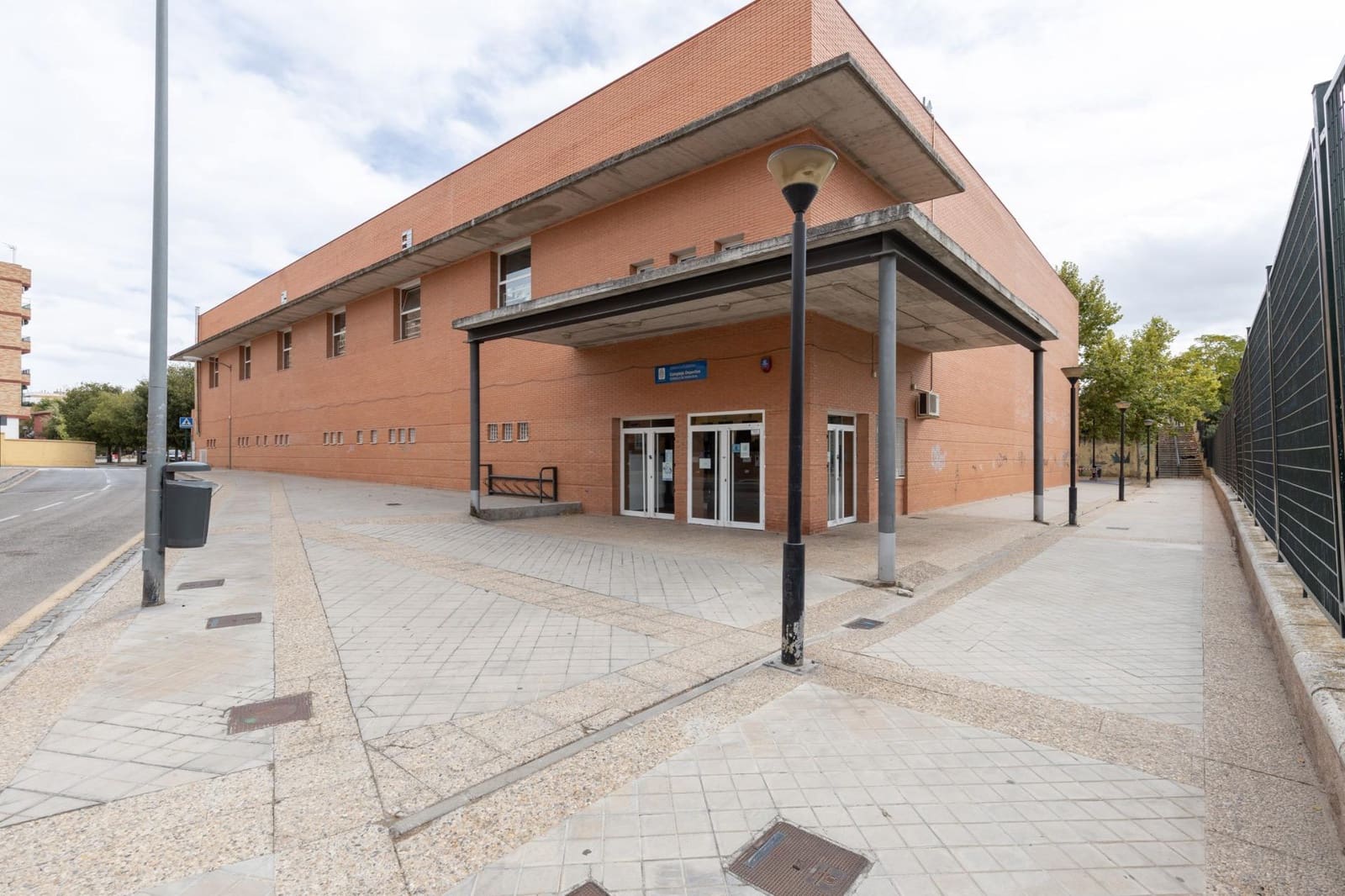 3 soveværelse Rækkehus til salg i Granada by med garage - € 299.900 (Ref: 9338481)