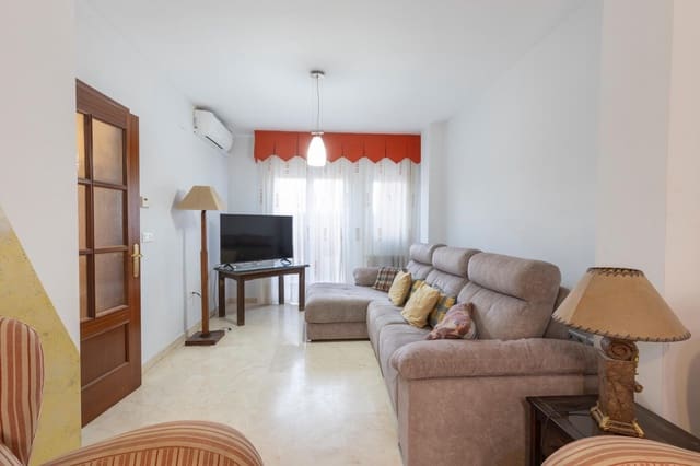 3 soveværelse Rækkehus til salg i Granada by med garage - € 299.900 (Ref: 9338481)