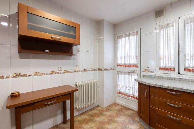 3 soveværelse Rækkehus til salg i Granada by med garage - € 299.900 (Ref: 9338481)