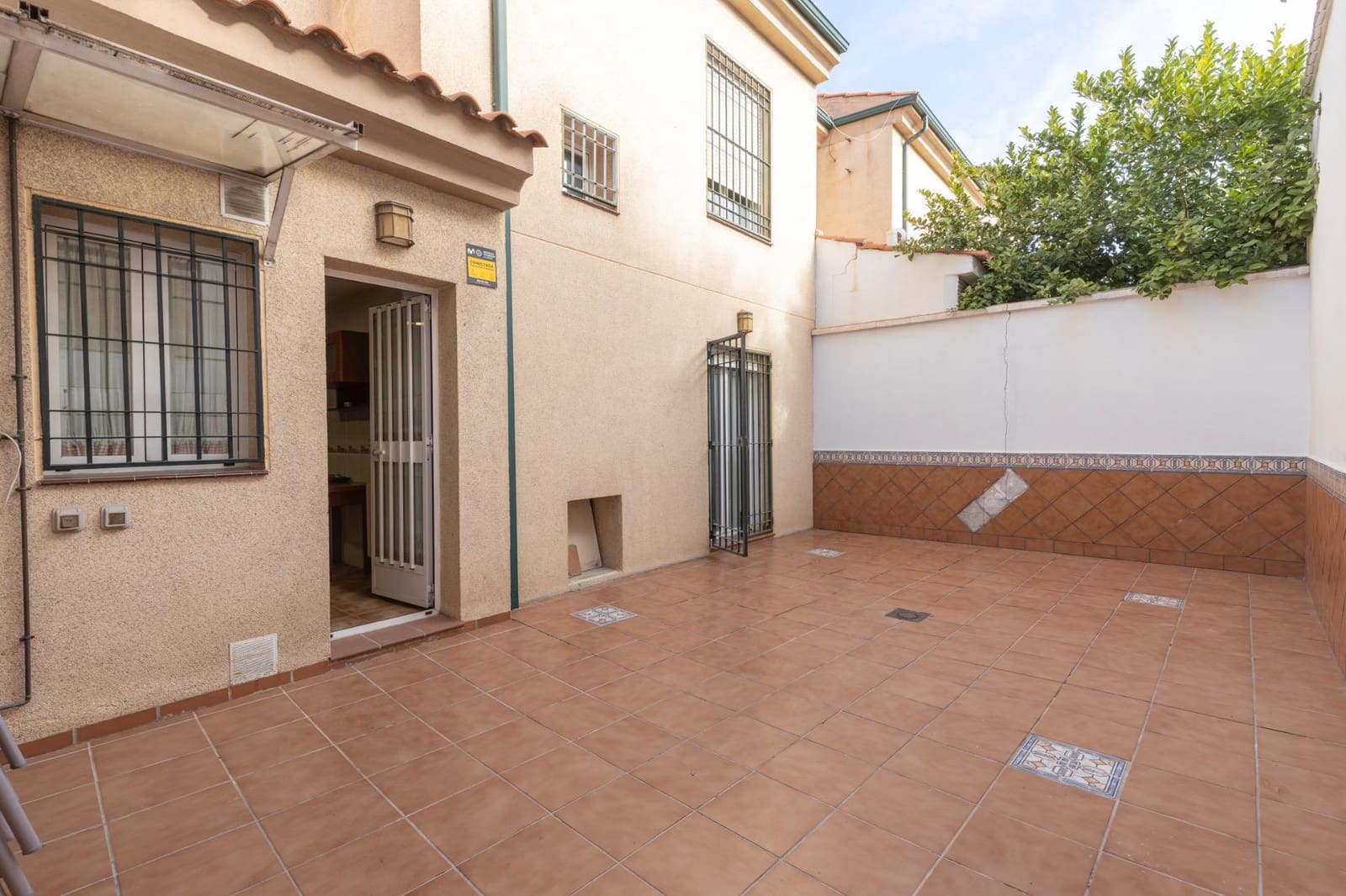 3 soveværelse Rækkehus til salg i Granada by med garage - € 299.900 (Ref: 9338481)