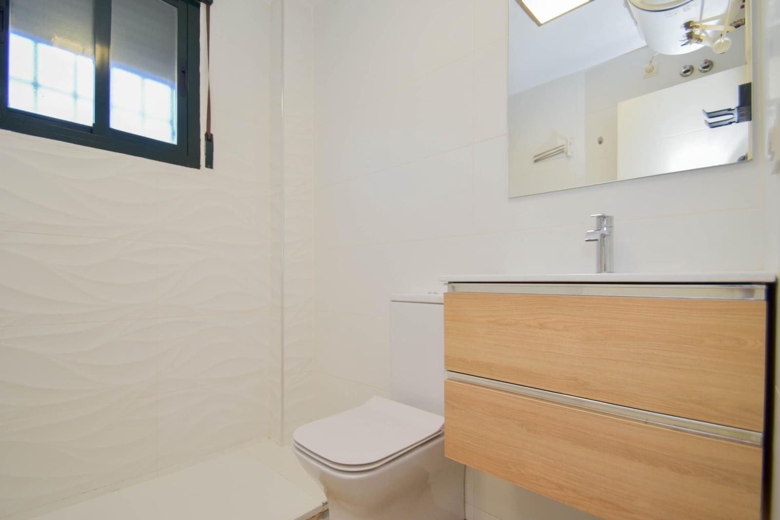 1 bedroom Apartment for sale in Las Gabias with garage - € 89,990 (Ref: 9353775)