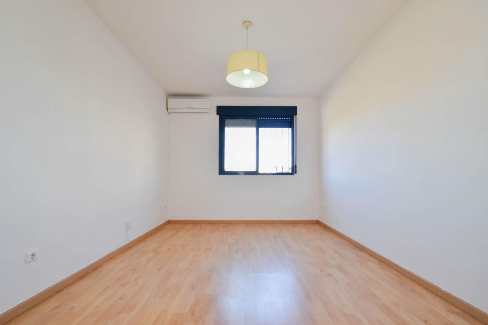 1 bedroom Apartment for sale in Las Gabias with garage - € 89,990 (Ref: 9353775)