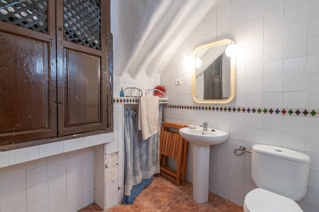 6 soveværelse Byhus til salg i Orgiva - € 119.900 (Ref: 9353777)