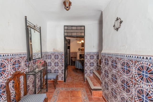 6 soveværelse Byhus til salg i Orgiva - € 119.900 (Ref: 9353777)