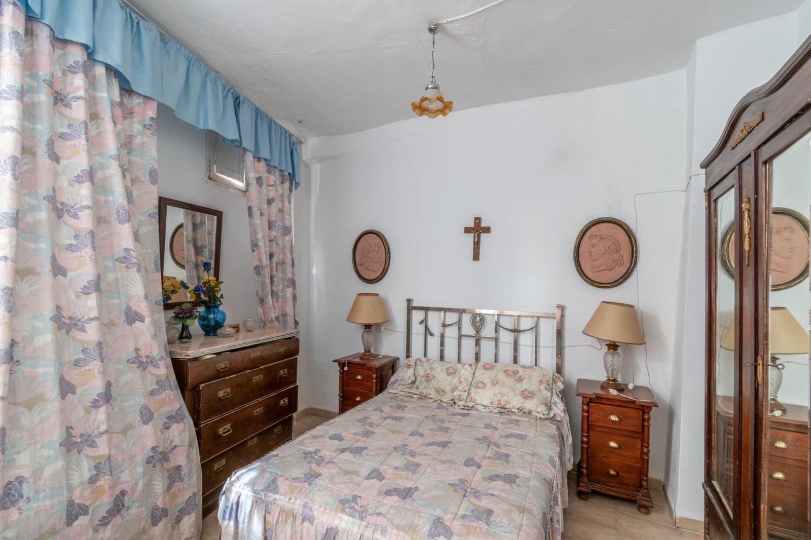 6 soveværelse Byhus til salg i Orgiva - € 119.900 (Ref: 9353777)