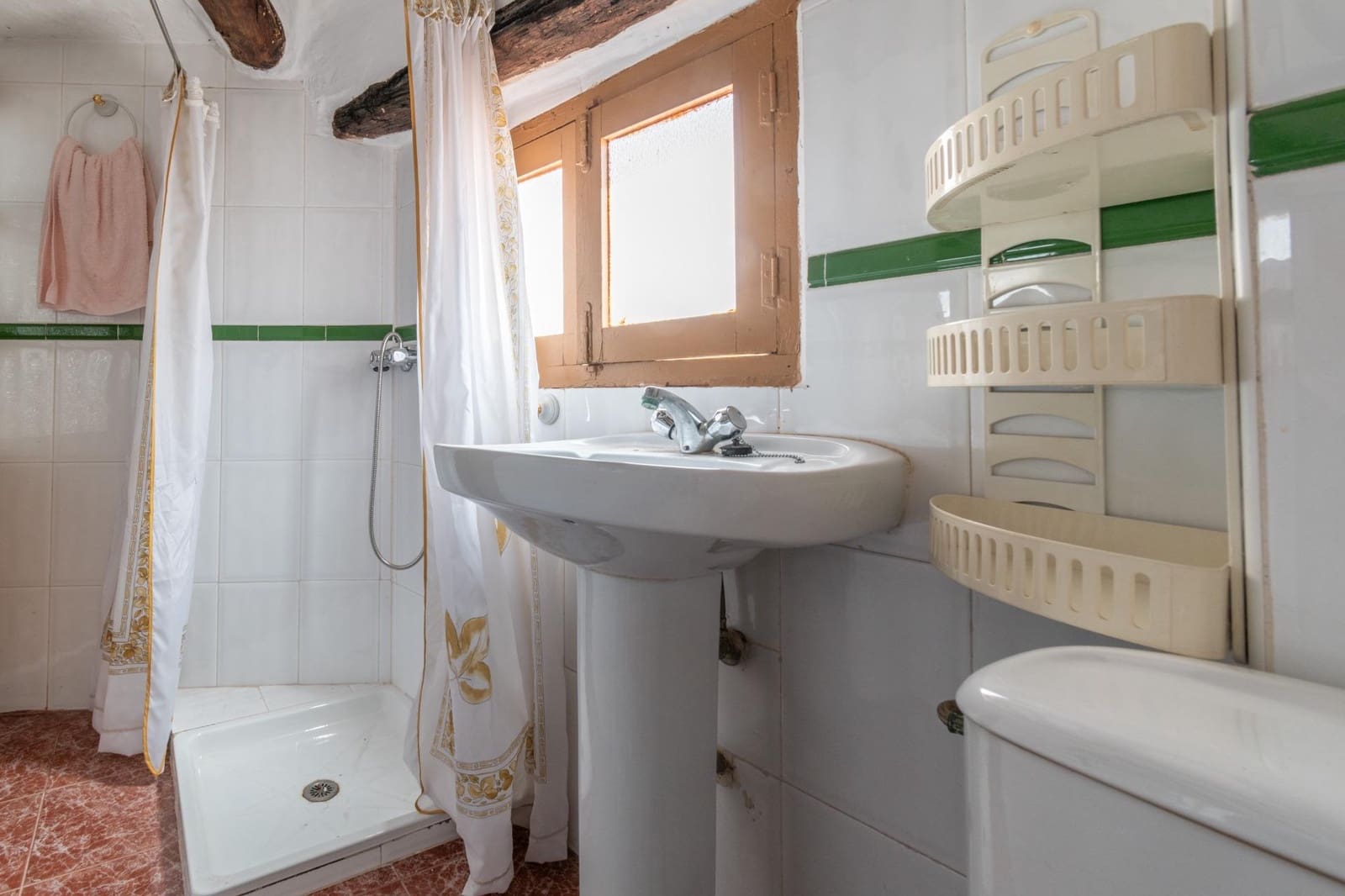 6 soveværelse Byhus til salg i Orgiva - € 119.900 (Ref: 9353777)