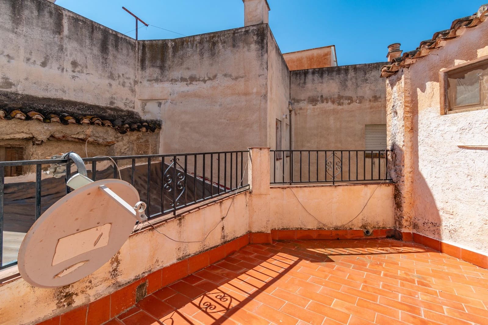 6 soveværelse Byhus til salg i Orgiva - € 119.900 (Ref: 9353777)