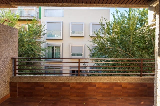 4 soveværelse Lejlighed til salg i Centro, Granada by med garage - € 550.000 (Ref: 9356079)