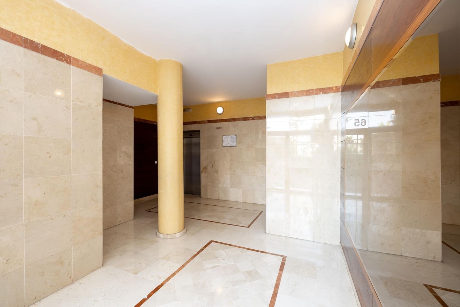 2 soveværelse Lejlighed til salg i Granada by med swimmingpool - € 349.000 (Ref: 9374634)