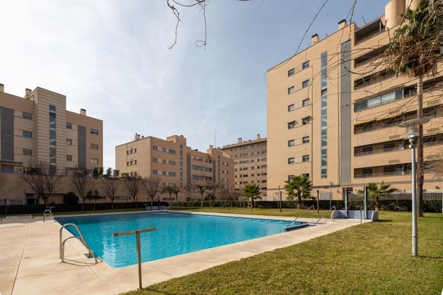 Piso de 2 habitaciones en Campus de la Salud, Granada ciudad en venta con piscina - 349.000 € (Ref: 9374634)