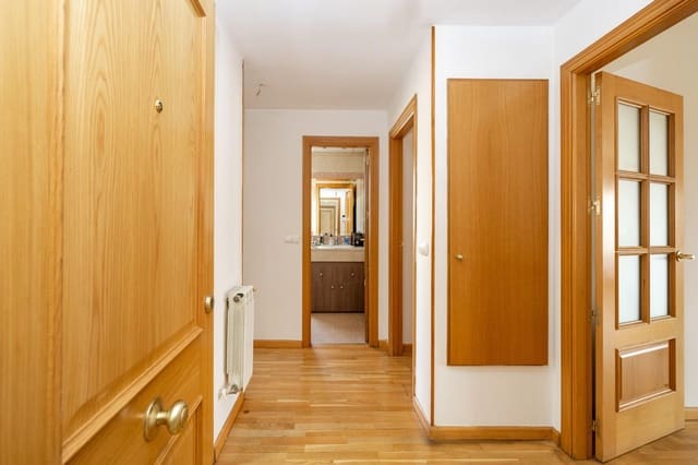 Piso de 2 habitaciones en Campus de la Salud, Granada ciudad en venta con piscina - 349.000 € (Ref: 9374634)