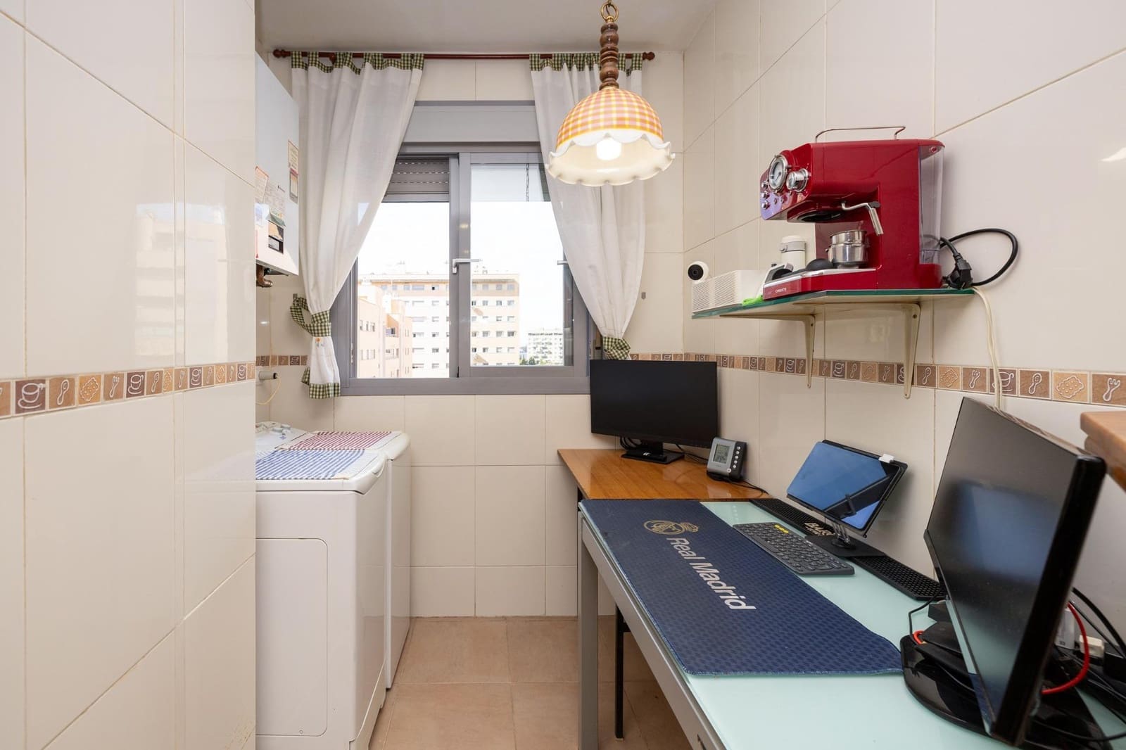 2 soveværelse Lejlighed til salg i Granada by med swimmingpool - € 349.000 (Ref: 9374634)