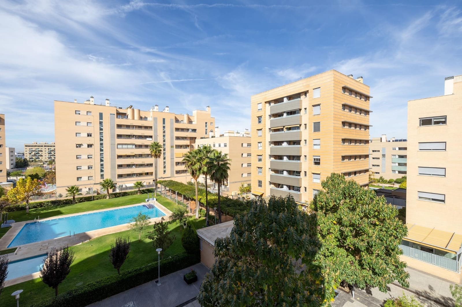 2 soveværelse Lejlighed til salg i Granada by med swimmingpool - € 349.000 (Ref: 9374634)