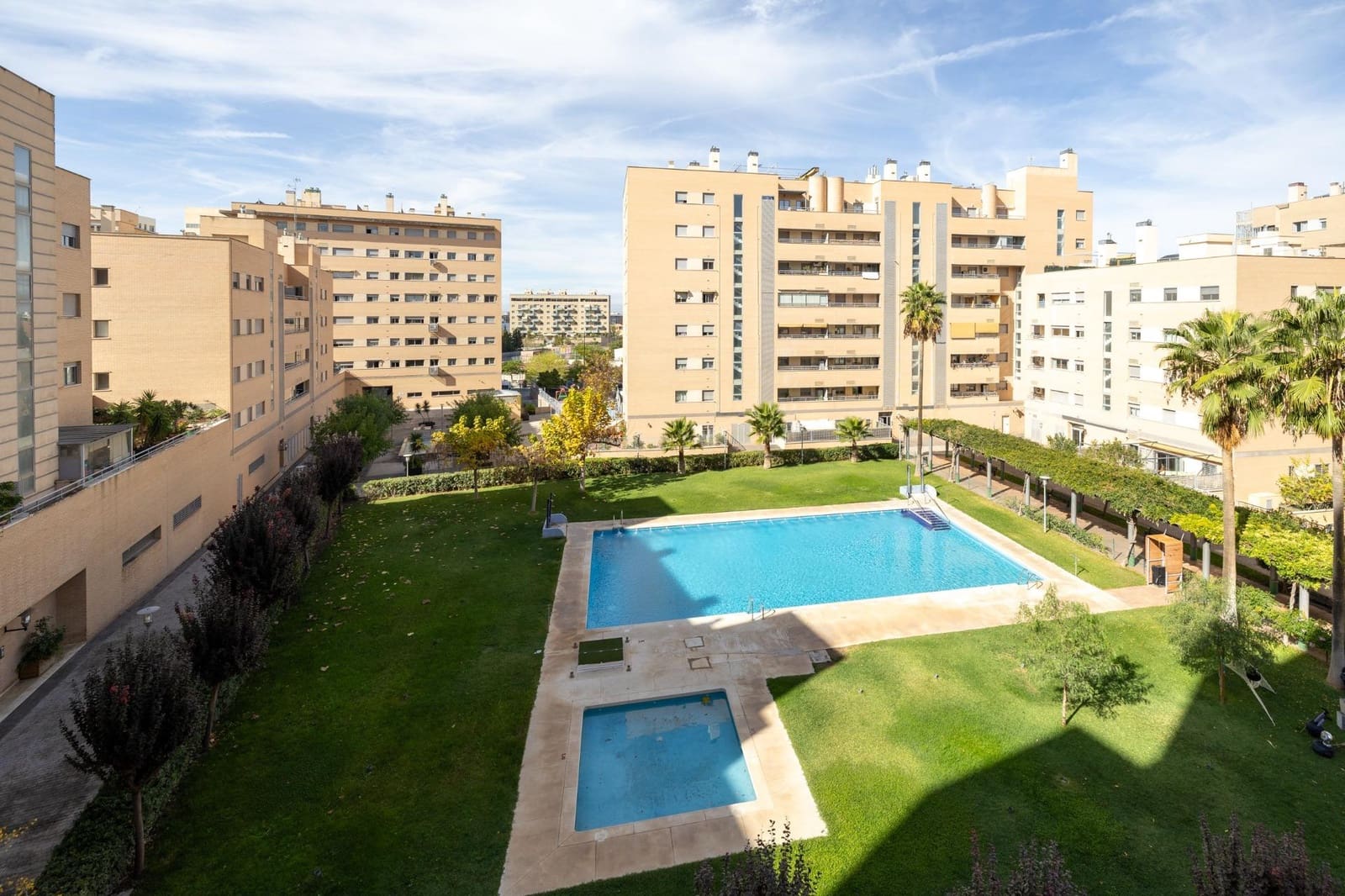 2 soveværelse Lejlighed til salg i Granada by med swimmingpool - € 349.000 (Ref: 9374634)