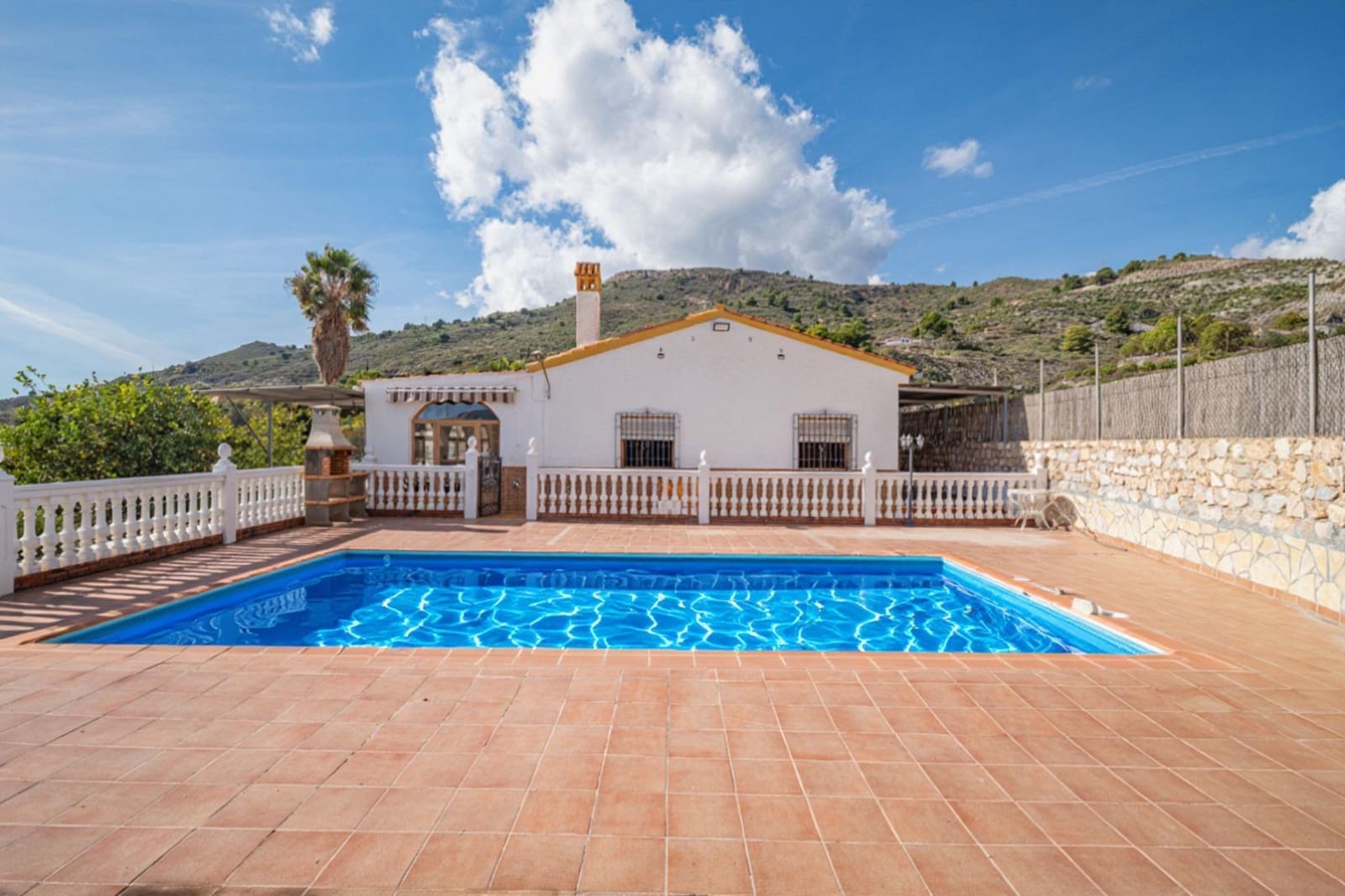 3 soveværelse Finca/Landehus til salg i Velez de Benaudalla med garage - € 240.000 (Ref: 9409289)