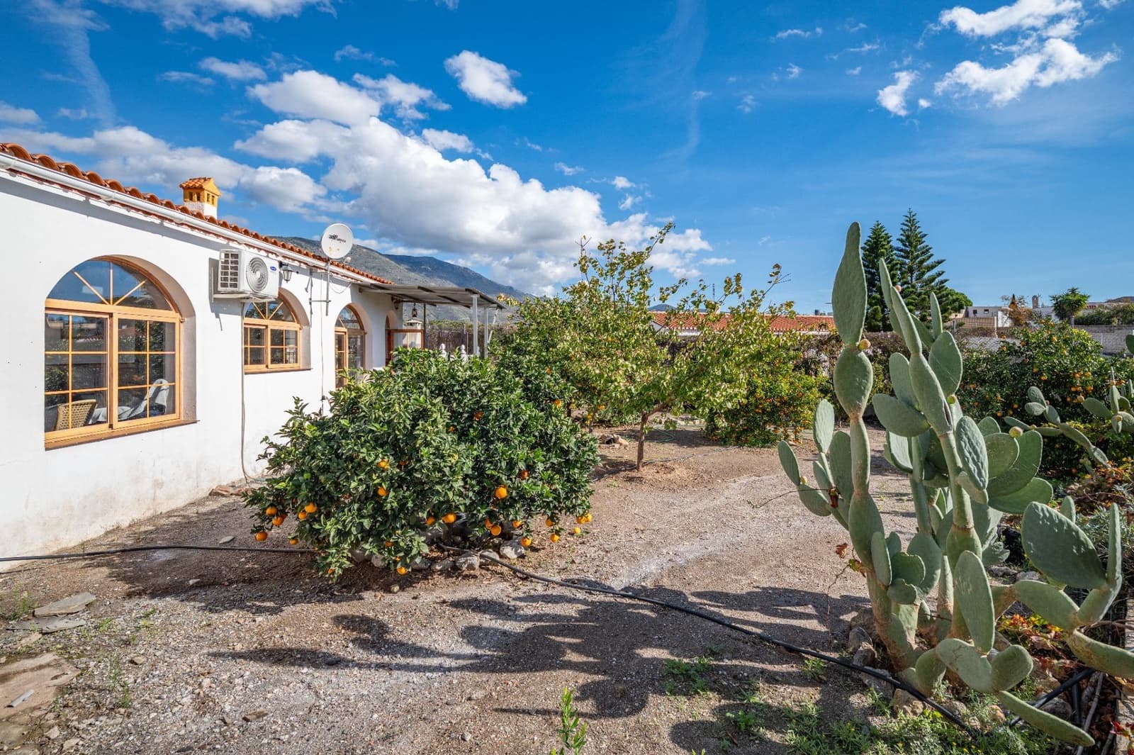 3 soveværelse Finca/Landehus til salg i Velez de Benaudalla med garage - € 240.000 (Ref: 9409289)