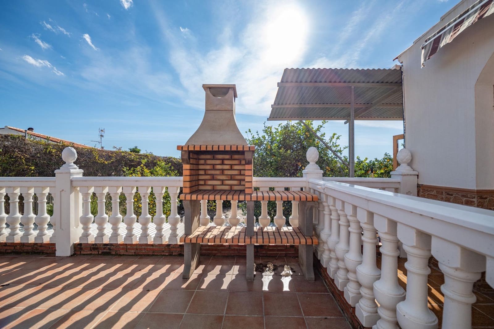 3 soveværelse Finca/Landehus til salg i Velez de Benaudalla med garage - € 240.000 (Ref: 9409289)