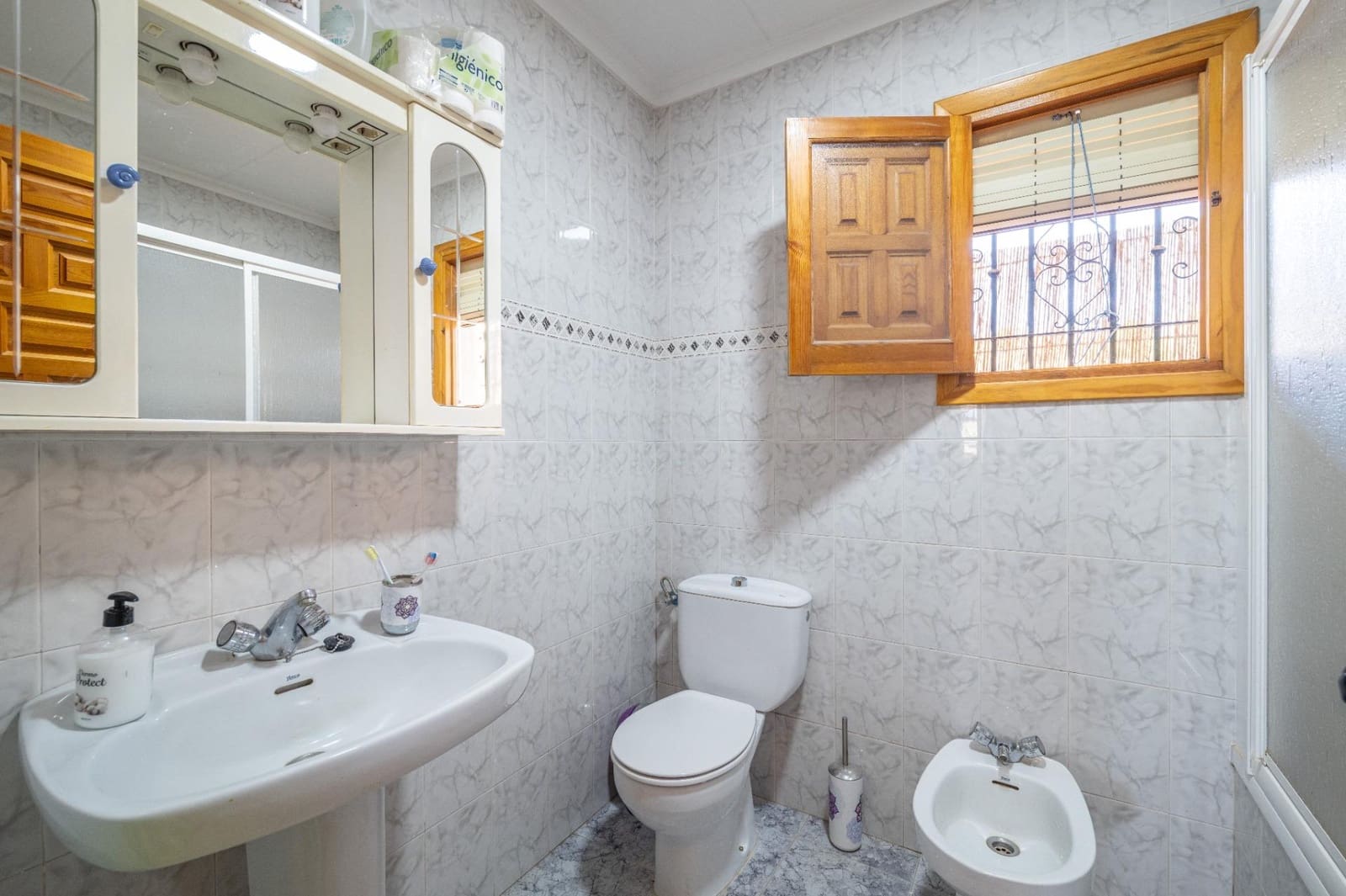 3 soveværelse Finca/Landehus til salg i Velez de Benaudalla med garage - € 240.000 (Ref: 9409289)