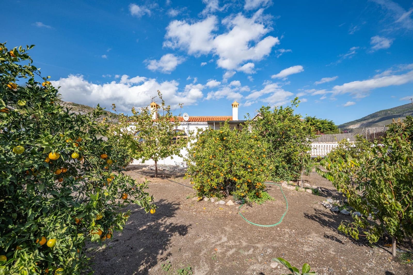 3 soveværelse Finca/Landehus til salg i Velez de Benaudalla med garage - € 240.000 (Ref: 9409289)