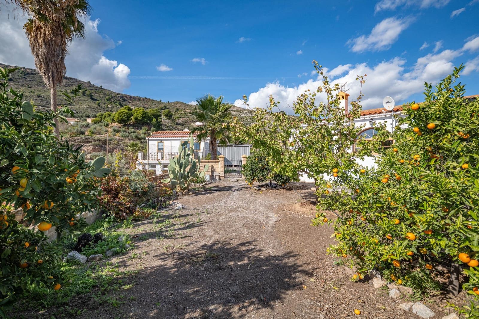 3 soveværelse Finca/Landehus til salg i Velez de Benaudalla med garage - € 240.000 (Ref: 9409289)
