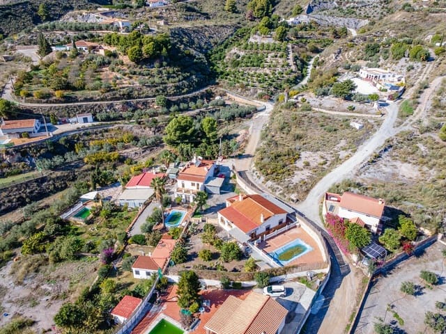 3 soveværelse Finca/Landehus til salg i Vélez de Benaudalla med garage - € 240.000 (Ref: 9409289)