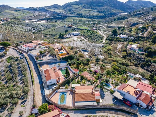 3 soveværelse Finca/Landehus til salg i Vélez de Benaudalla med garage - € 240.000 (Ref: 9409289)