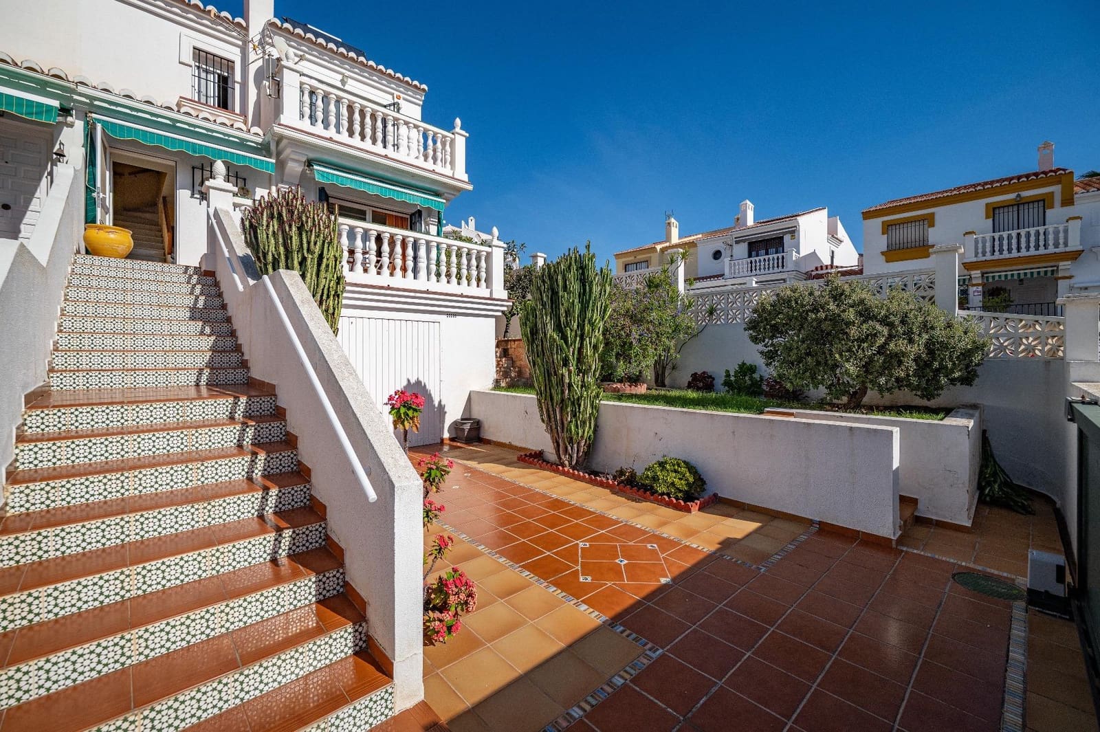 3 sypialnia Dom szeregowy na sprzedaż w Chilches z basenem garażem - 459 000 € (Ref: 9414292)