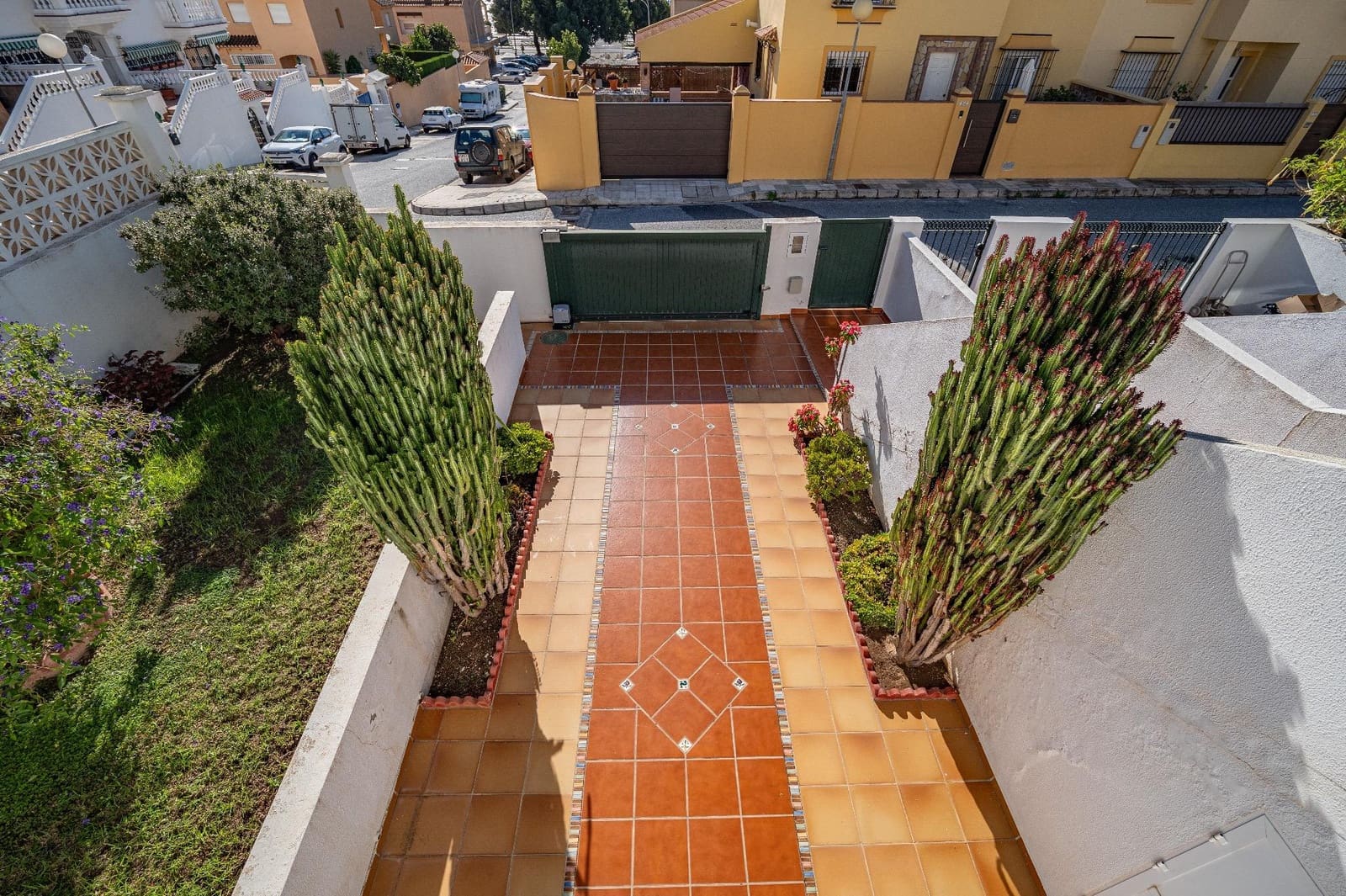 3 sypialnia Dom szeregowy na sprzedaż w Chilches z basenem garażem - 459 000 € (Ref: 9414292)