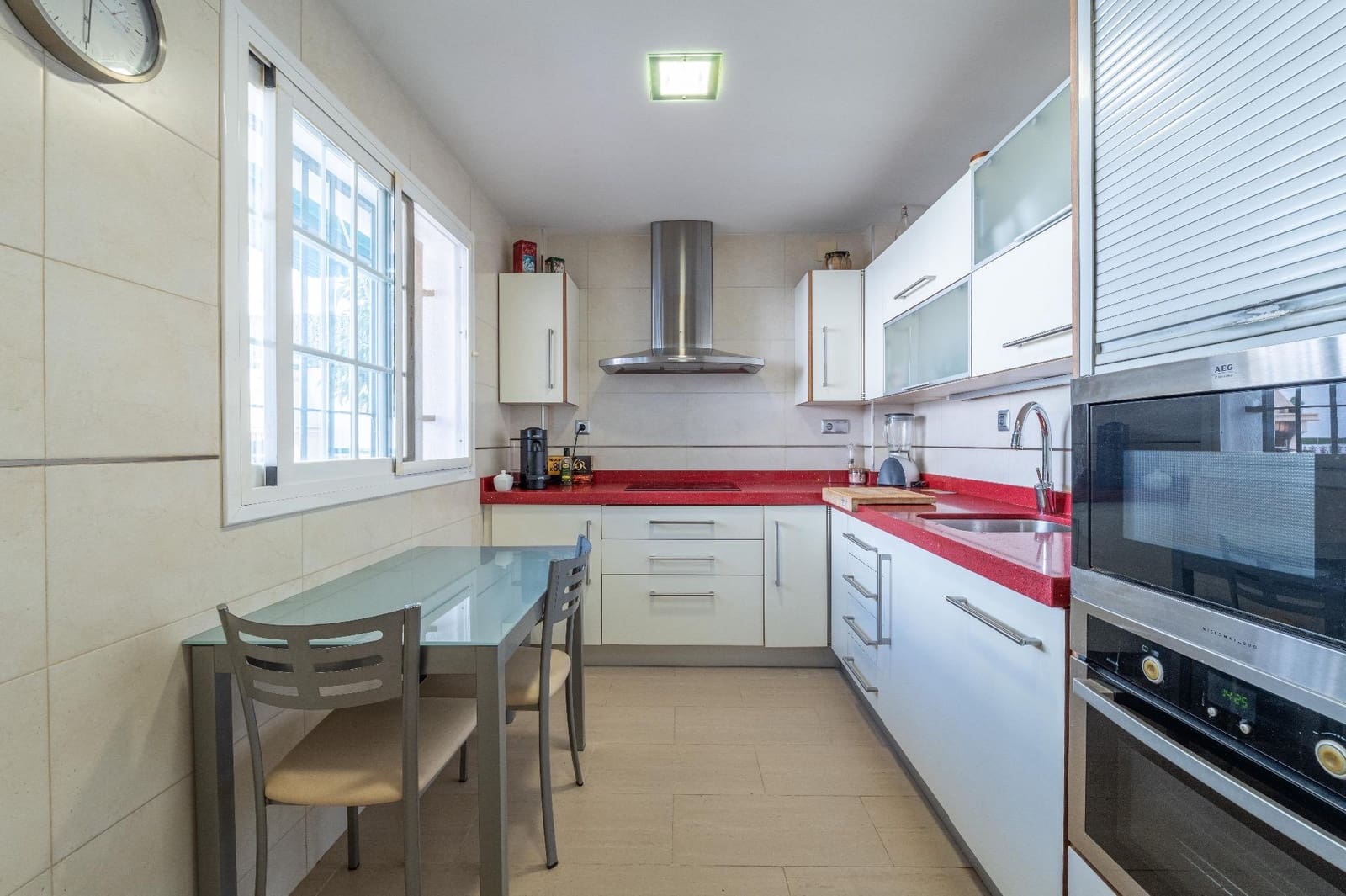 3 sypialnia Dom szeregowy na sprzedaż w Chilches z basenem garażem - 459 000 € (Ref: 9414292)